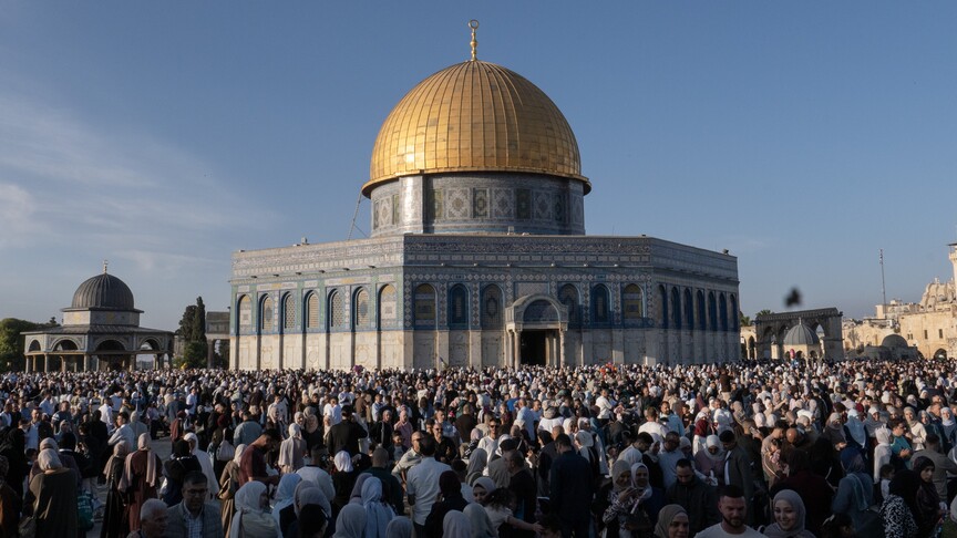 140,000 Muslims pray at Al-Aqsa Mosque to mark 1st day of Eid al-Adha ...